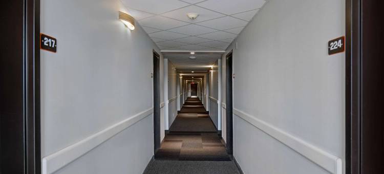 阿尔伯达艾尔德里 6 号汽车旅馆(Motel 6 Airdrie, AB)图片