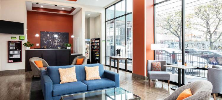 长岛市拉昆塔温德姆套房酒店(La Quinta Inn and Suites by Wyndham Long Island City)图片