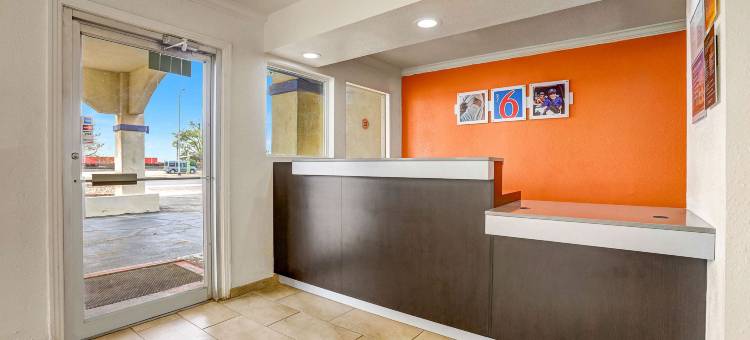 新墨西哥克罗维斯 6 号汽车旅馆(Motel 6 Clovis, NM)图片