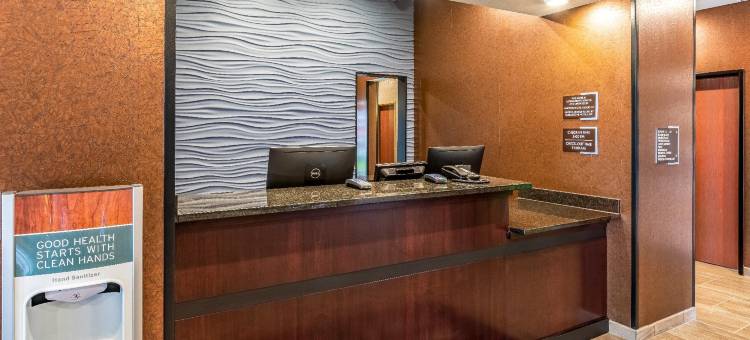 真斯维尔鹅卵石套房酒店(Cobblestone Hotel & Suites - Janesville)图片