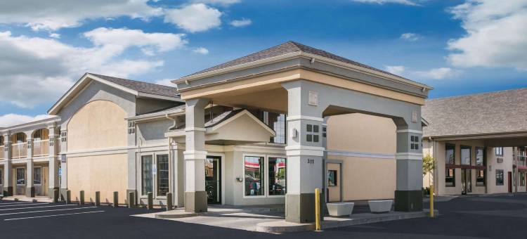 俄克拉何马城机场费尔格朗兹西温德姆速8酒店(Super 8 by Wyndham Oklahoma Airport Fairgrounds West)图片