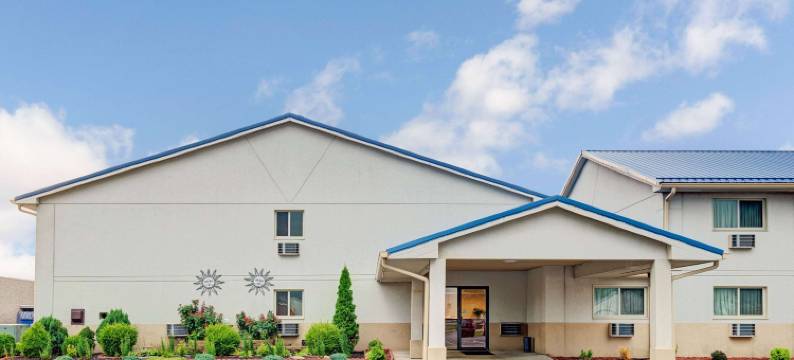 温德姆速8酒店印第安纳波利斯/埃默森大道(Super 8 by Wyndham Indianapolis/Emerson Ave)图片