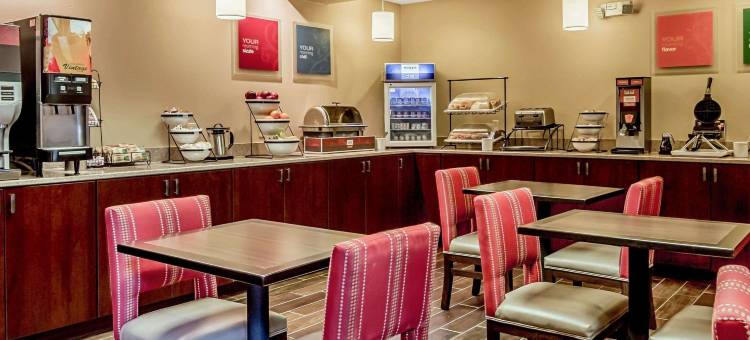 格拉夫顿锡达堡舒适套房酒店(Comfort Inn & Suites Grafton-Cedarburg)图片