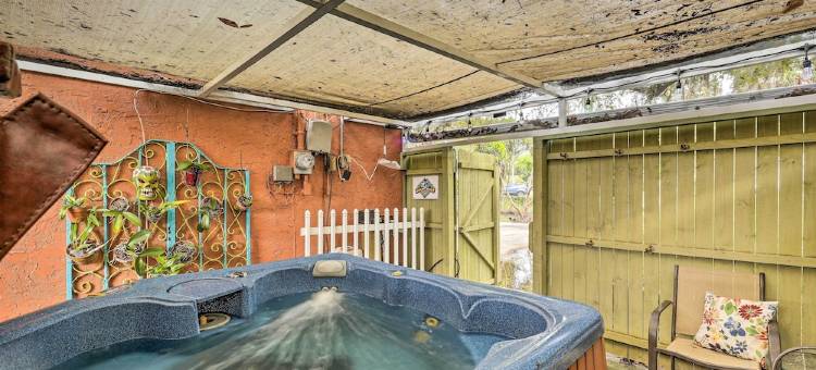 河边温泉与游戏室度假之家！(Riverfront Getaway w/ Hot Tub & Game Room!)图片