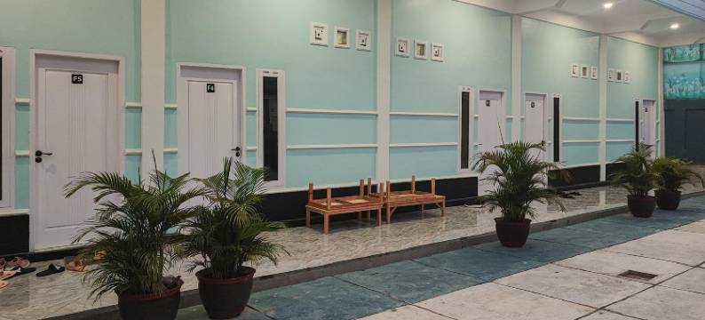 红门酒店-纳法家庭旅馆(RedDoorz Syariah at Naffa Homestay)图片