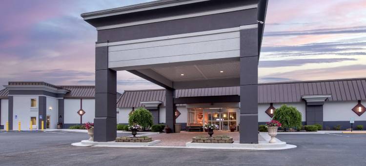 布里奇波特贝斯特韦斯特优质酒店(Best Western Plus Bridgeport Inn)图片