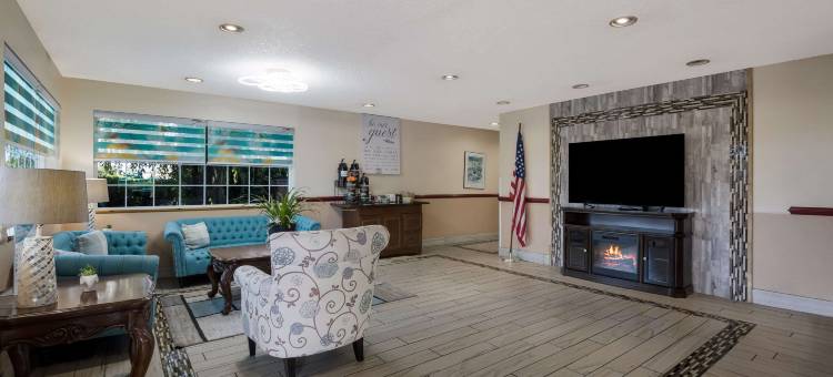 梅德福机场品质套房酒店(Quality Inn & Suites Medford Airport)图片