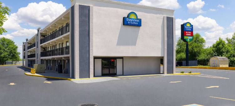 温德姆戴斯酒店及套房-印第安纳波利斯机场东(Days Inn & Suites by Wyndham Indianapolis Airport East)图片