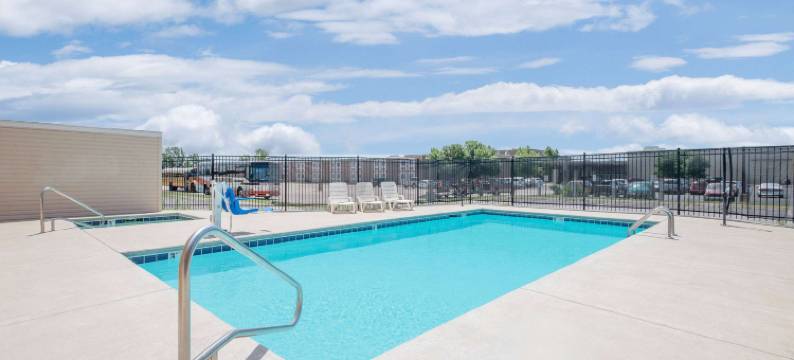 哈钦森温德姆戴斯套房酒店(Days Inn & Suites by Wyndham Hutchinson)图片