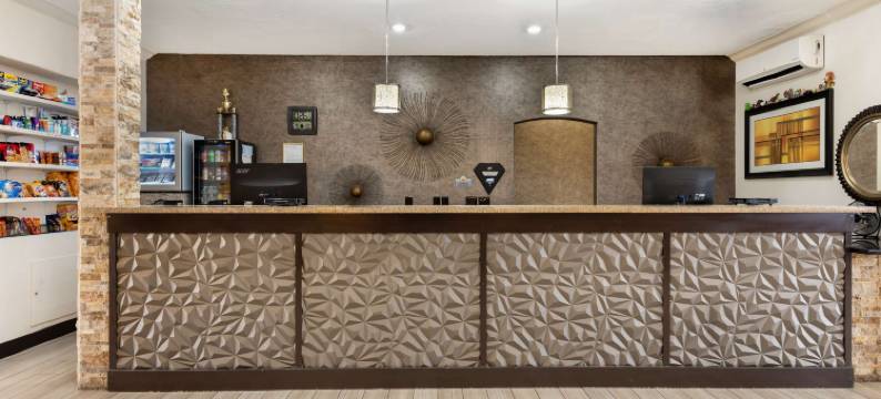 鹰岭贝斯特韦斯特优质套房酒店(Best Western Plus Eagleridge Inn  Suites)图片