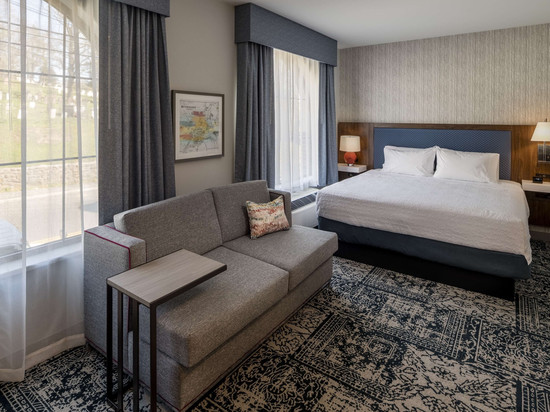 欢朋旅馆套房亨廷顿市中心