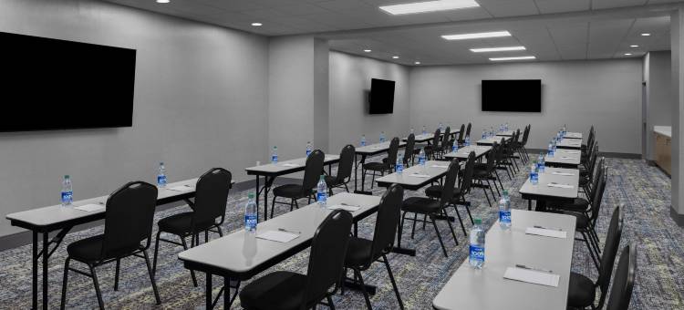 克里夫兰市中心希尔顿欢朋酒店(Hampton Inn Cleveland-Downtown)图片