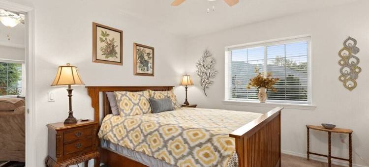 WE ARE A CHARMING DUPLEX/ 2 HOMES 4 BEDROOM 4 BATH /2 GARAGES +EV图片