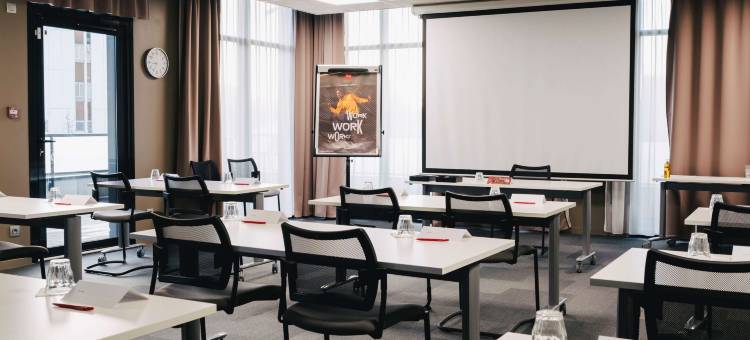 宜必思鲁昂中心里韦戈什梅尔莫兹酒店(Ibis Rouen Centre Rive Gauche Mermoz)图片