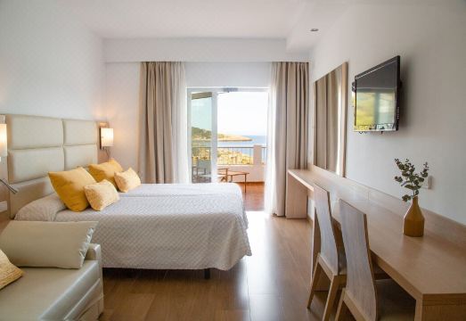 Hostal la Cigüeña Hotel Overview