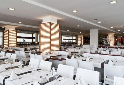 Augustus Hotel Overview