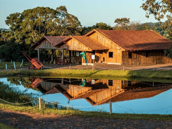 贝尔特朗热水大师酒店