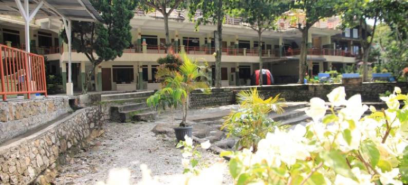 巴拉巴特潘杜湖畔酒店(Pandu Lakeside Hotel Parapat)图片