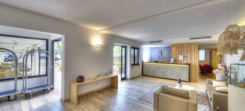 贝拉酒店及餐厅(BELLA HOTEL & LEISURE)图片