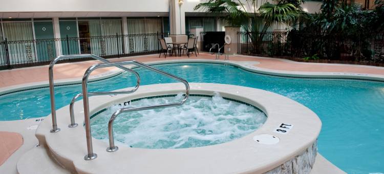 州立学院城华美达酒店及会议中心(Ramada by Wyndham State College Hotel & Conference Center)图片