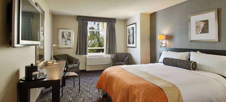 西好莱坞华美达酒店(Ramada Plaza by Wyndham West Hollywood Hotel & Suites)图片