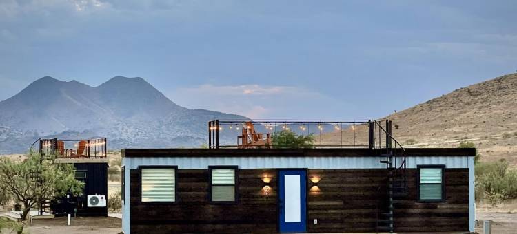 新的令人惊叹的"长角牛"集装箱房屋-在阿尔卑斯(The Longhorn Stunning Container Home-in Alpine)图片
