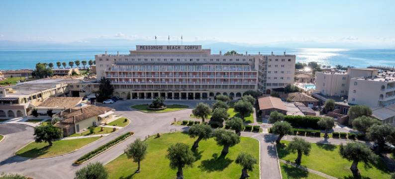 Canvas by Mitsis Messonghi图片