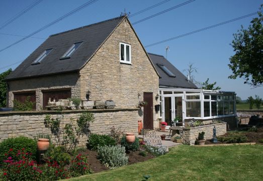 Avon Lodge Hotel Overview