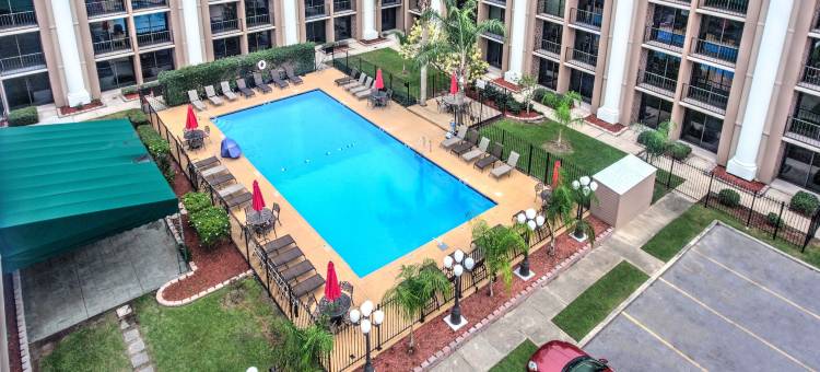 梅塔里新奥尔良机场华美达酒店(Ramada by Wyndham Metairie New Orleans Airport)图片
