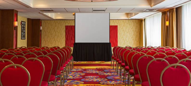 克里夫兰机场温德姆酒店(Wyndham Cleveland Airport)图片