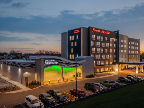 印第安纳波利斯西高速路希尔顿欢朋套房酒店