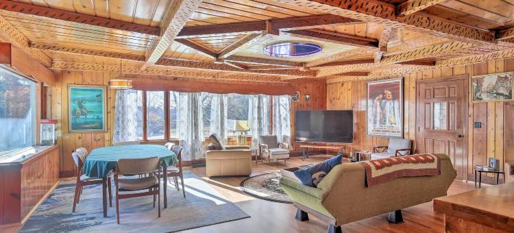 具有复古风格的莱茵兰德湖畔度假屋配备火坑！(Retro Rhinelander Lake Retreat w/ Fire Pit!)图片