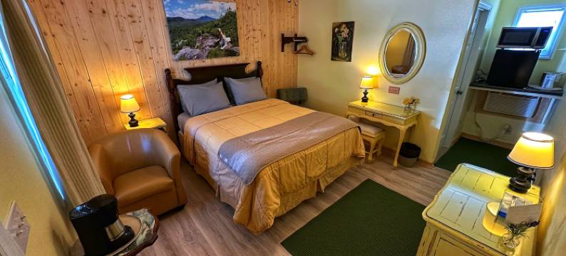 阿尔卑斯乡村旅馆(Alpine Village Inn)图片