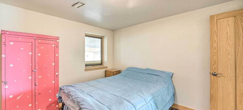 湖边乡村家园 w/ 滑水梯 & 蹦床！(Lakefront Country Home w/ Waterslide & Trampoline!)图片