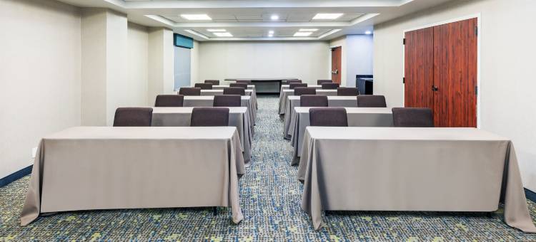 希尔顿欢朋套房酒店-塔尔萨伍德兰希尔斯(Hampton Inn & Suites Tulsa-Woodland Hills at 71st & Memorial)图片