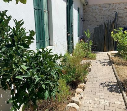 120 m2 town center house with large garden Hotel Overview