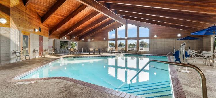 芒兹维尤明尼阿波里斯美吟温德姆酒店(AmericInn by Wyndham Mounds View Minneapolis)图片