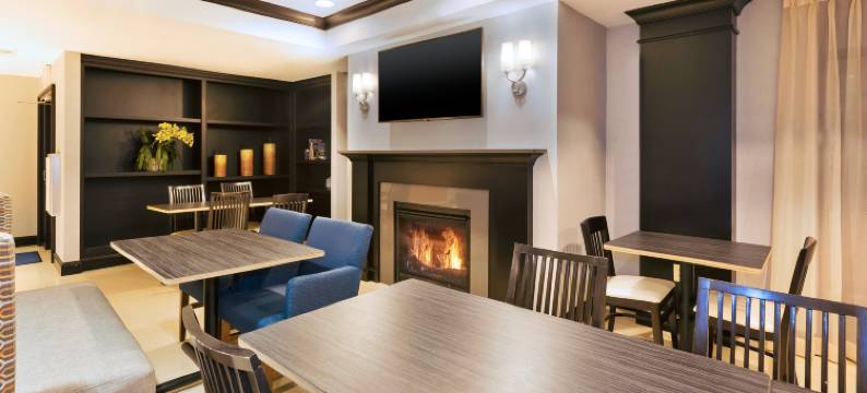 智选假日套房酒店沃明斯特，多伊尔斯敦(Holiday Inn Express & Suites WARMINSTER - HORSHAM by IHG)图片