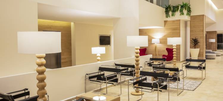 塞拉亚加莱里亚斯假日酒店(Fiesta Inn Celaya Galerias)图片