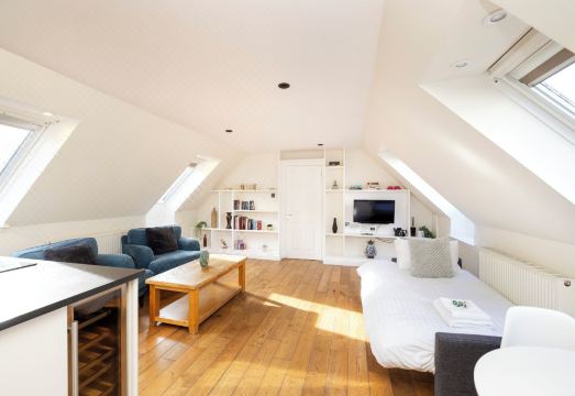 Joivy Inviting Flat Near Edinburgh Castle W/ Parking Hotel Overview