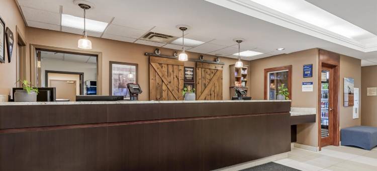 红鹿贝斯特韦斯特优质套房酒店(Best Western Plus Red Deer Inn  Suites)图片