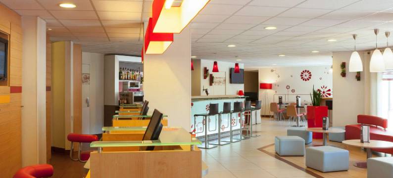 宜必思茹伊昂若萨韦利济酒店(Ibis Jouy-en-Josas Vélizy)图片