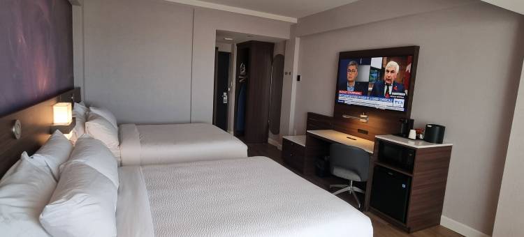 蒙特利尔机场阿蒙广场酒店，温德姆Trademark精选(Armon Plaza Montreal Airpt, Trademark Collection by Wyndham)图片