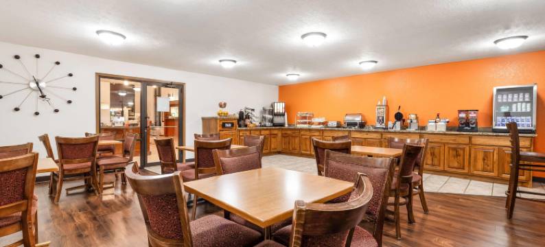 奥科马温德姆豪生套房酒店(Howard Johnson by Wyndham Oacoma Hotel & Suites)图片