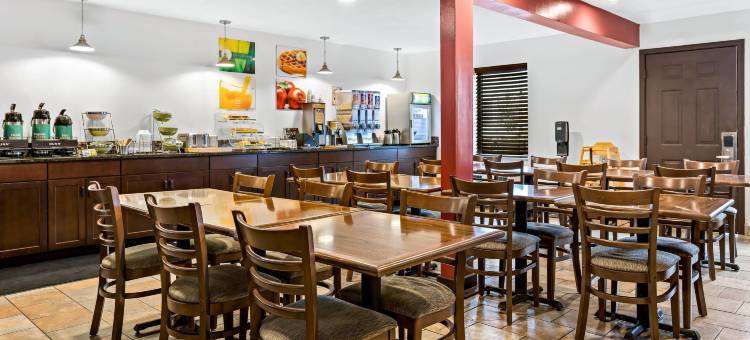 特拉弗斯城品质旅馆(Quality Inn Traverse City)图片