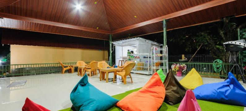 Urbanview Hotel Nerine's Glamping Village Cipanas by RedDoorz图片