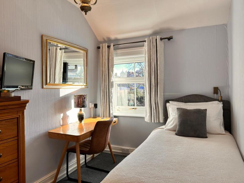 Greylands Guest House Over view