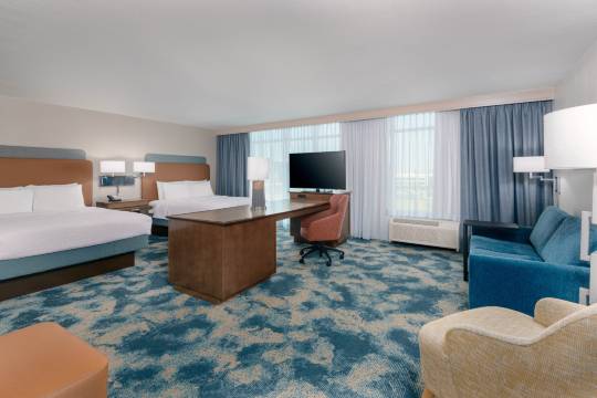 坦帕机场阿维昂公园西岸欢朋酒店及套房(Hampton Inn & Suites Tampa Airport Avion Park Westshore)