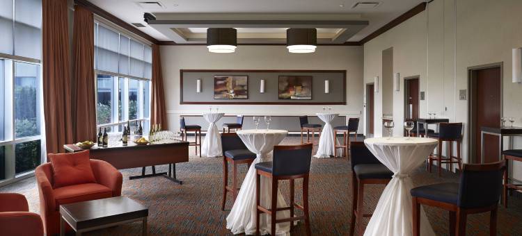 蒙特利尔机场万豪万怡酒店(Courtyard Montreal Airport)图片