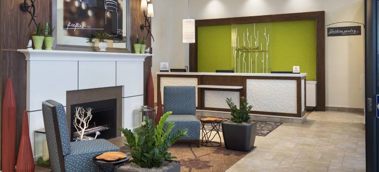 芝加哥市中心河滨步道希尔顿花园酒店(Hilton Garden Inn Chicago Downtown Riverwalk)图片